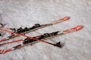 how to wax skis at home